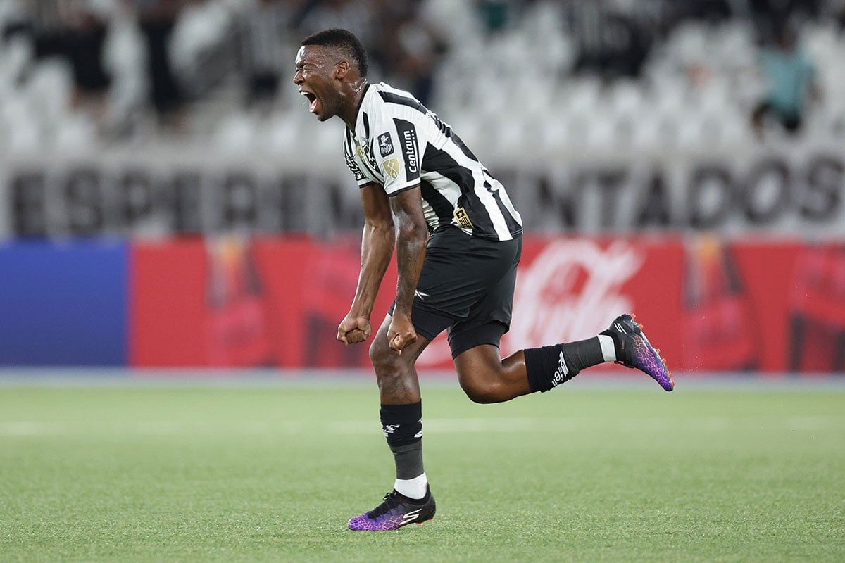 Botafogo em ação na terceira rodada da Copa Libertadores contra o Estudiantes.; Reprodução: Tribuna de Minas