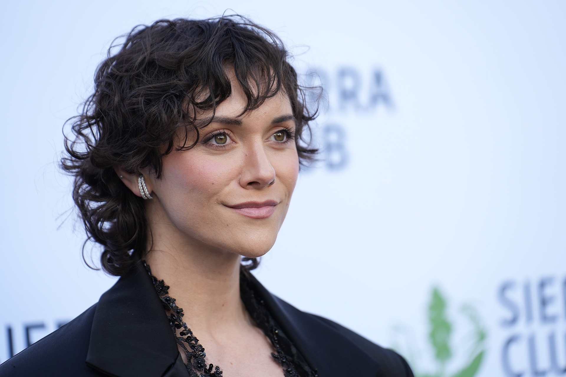 Alyson Stoner destaca seu novo livro sobre as dificuldades enfrentadas como estrela infantil em Hollywood. Reprodução: The New York Times