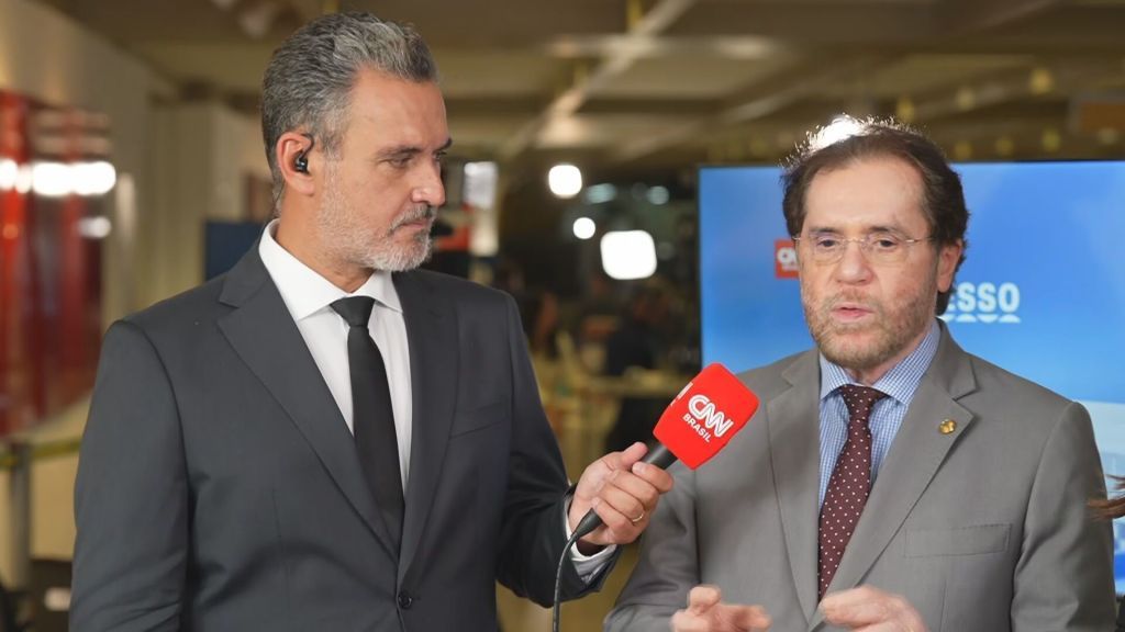 PSDB não pode considerar fusão segundo Plínio Valério