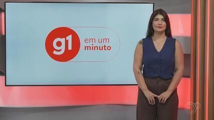 Caminhão tomba e bloqueia parcialmente a SP-255 em Pratânia, causando ferimentos ao motorista. Reprodução: Globo