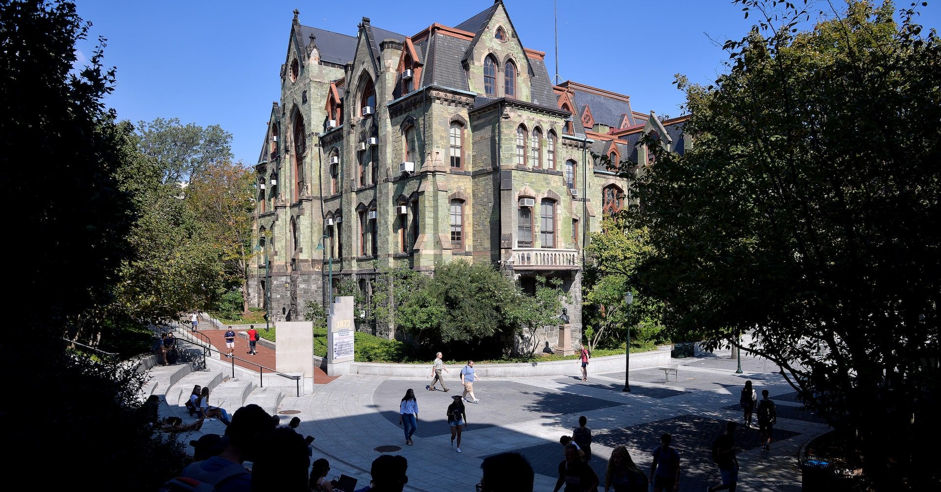 Trump Suspende Financiamento à Universidade da Pensilvânia