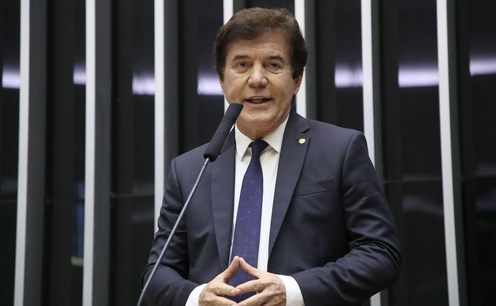 Líder de partido assina documento em resposta a articulação do PT. Reprodução: CNN Brasil