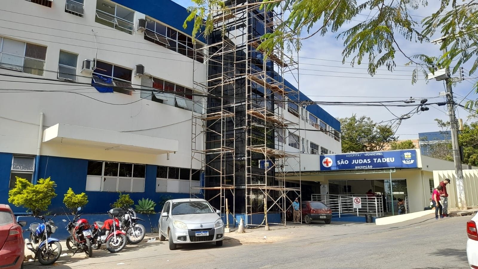 Idosa é ferida ao tentar separar briga entre irmãos em Ribeirão das Neves.; Reprodução: TV Globo