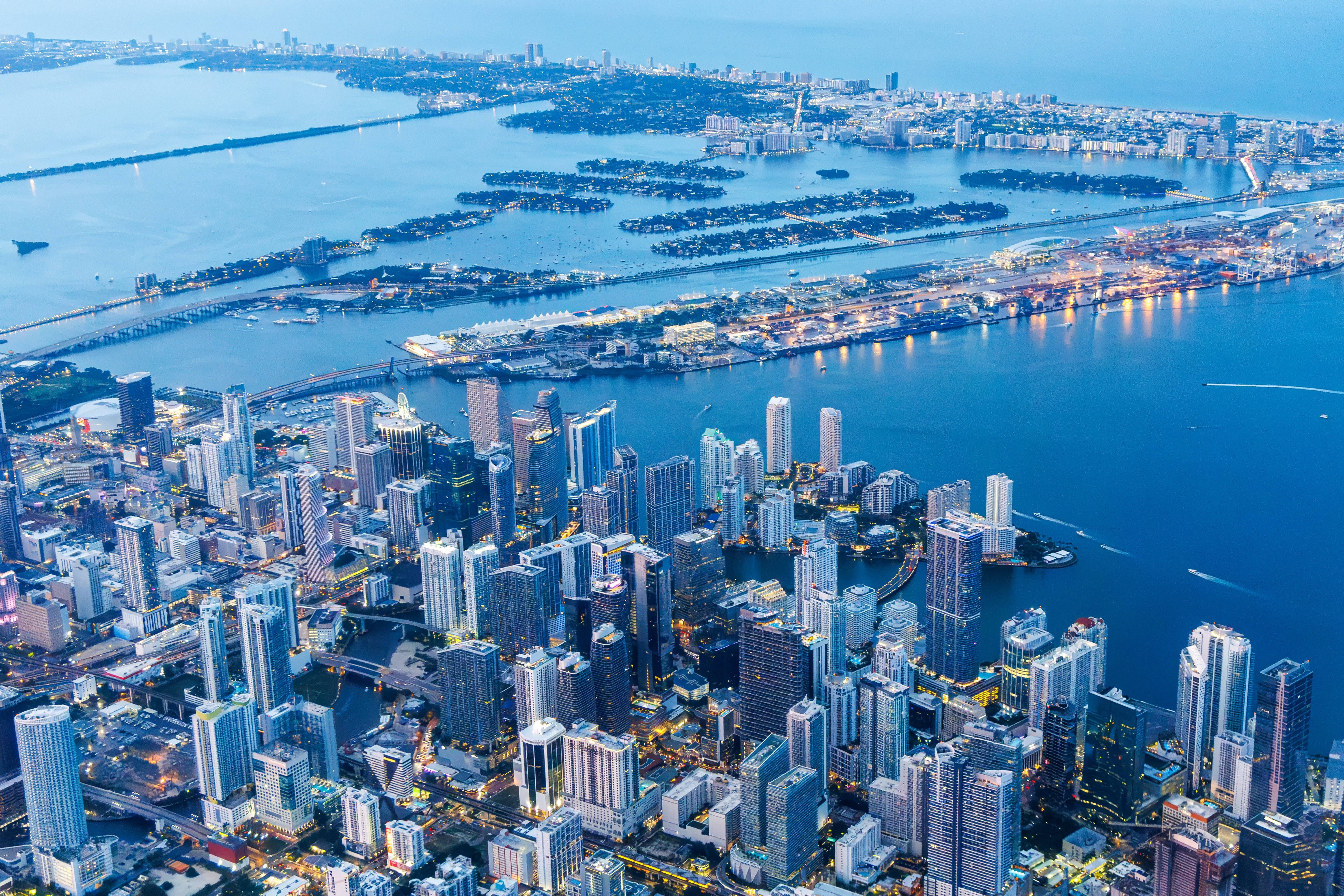 Miami desponta como polo da super-riqueza, segundo estudo sobre riqueza nos EUA. Legenda da imagem. Reprodução: Retorno do item 11