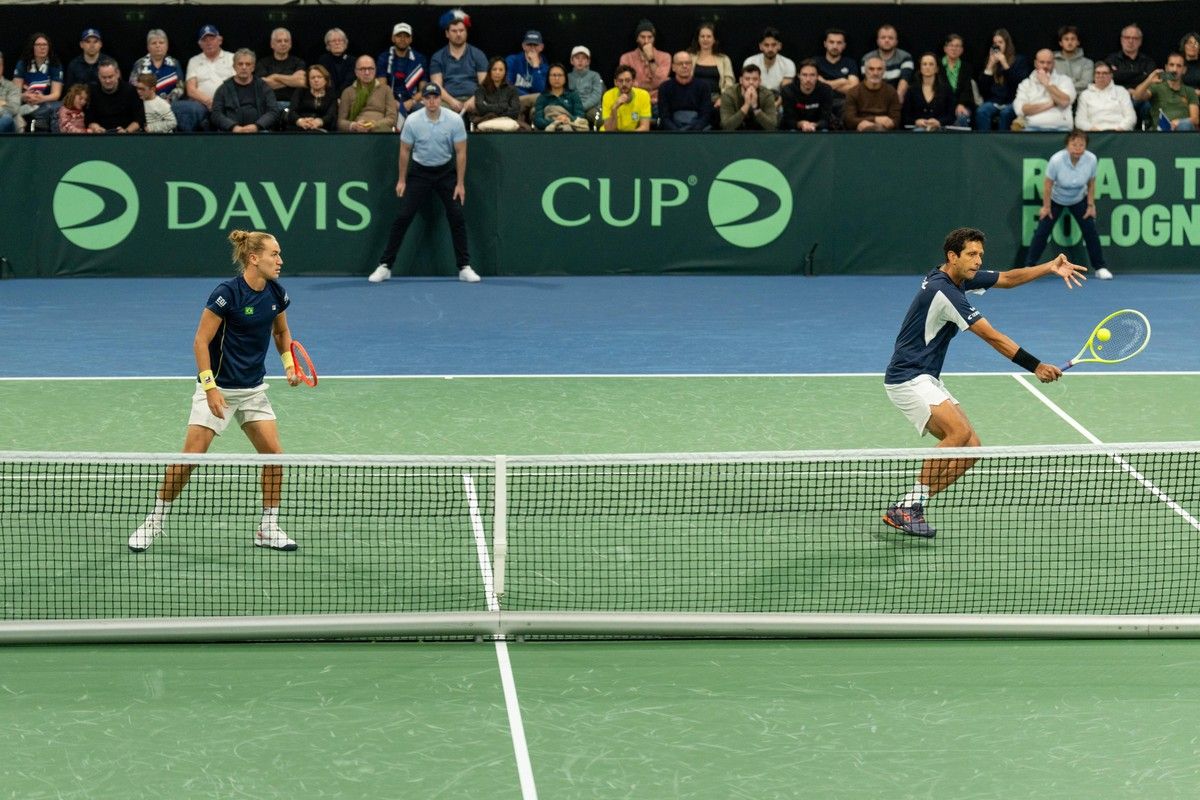 Brasil perde para França e é eliminado da Copa Davis