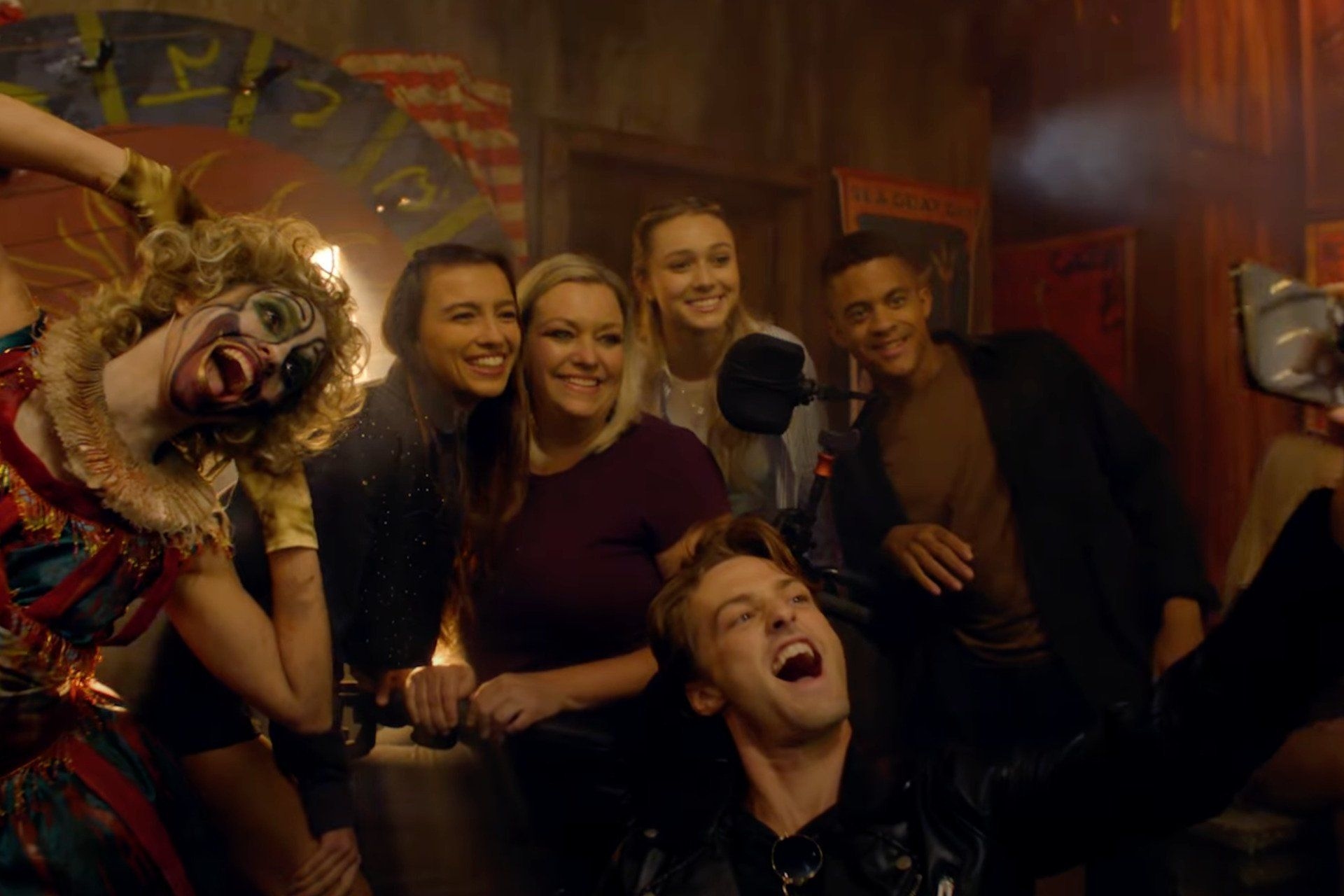 Universal Horror Unleashed se prepara para a abertura da nova coleção de Halloween. Reprodução: Gizmodo