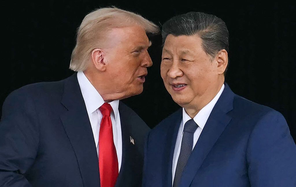 Desperate Trump taps "Tim Apple," Jensen Huang, Elon Musk to attend Xi summit - Foto: Ars Technica