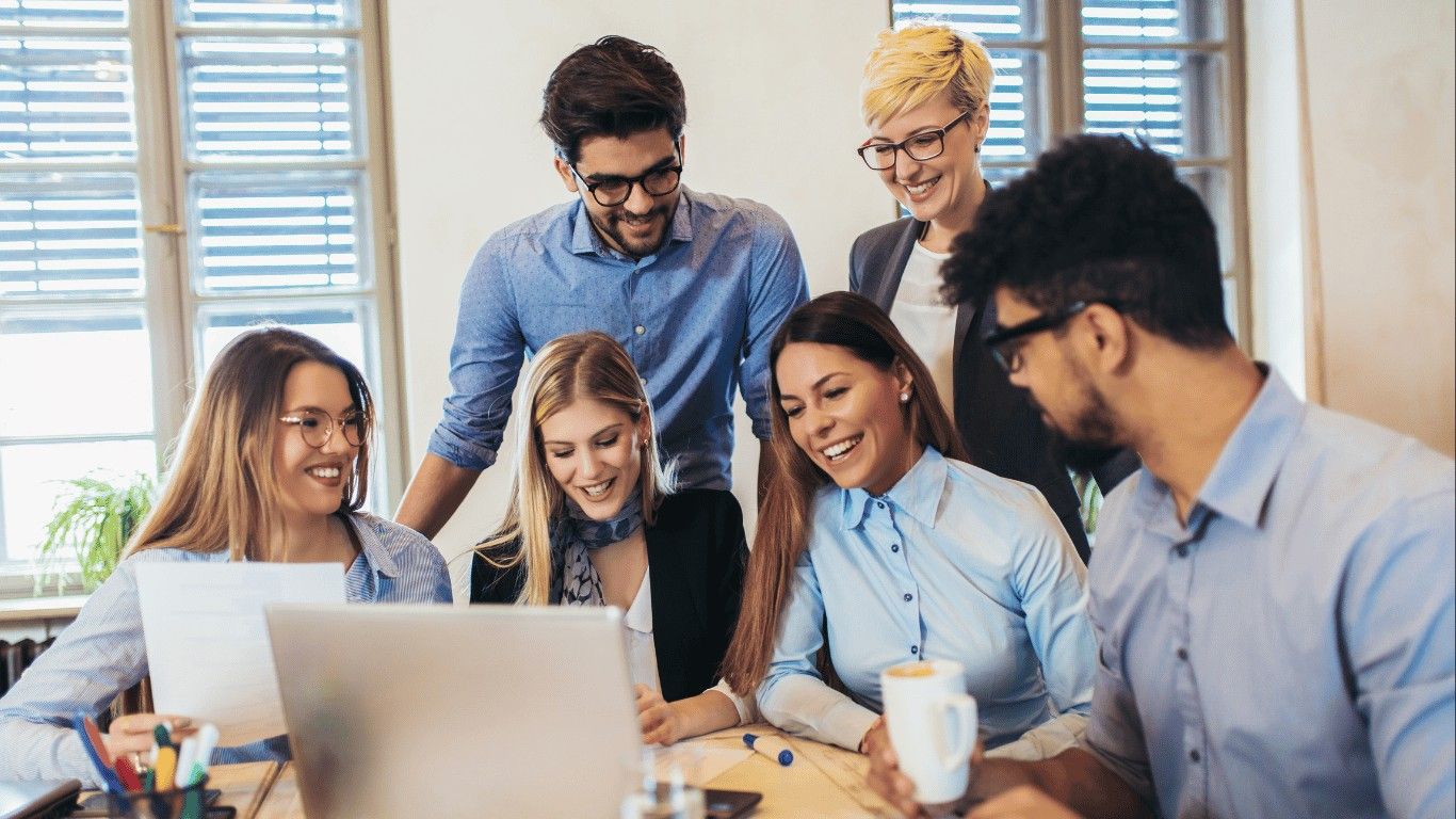 O Estaleiro Mauá destaca a terceirização de marketing como solução estratégica para empresas. Reprodução: Globo
