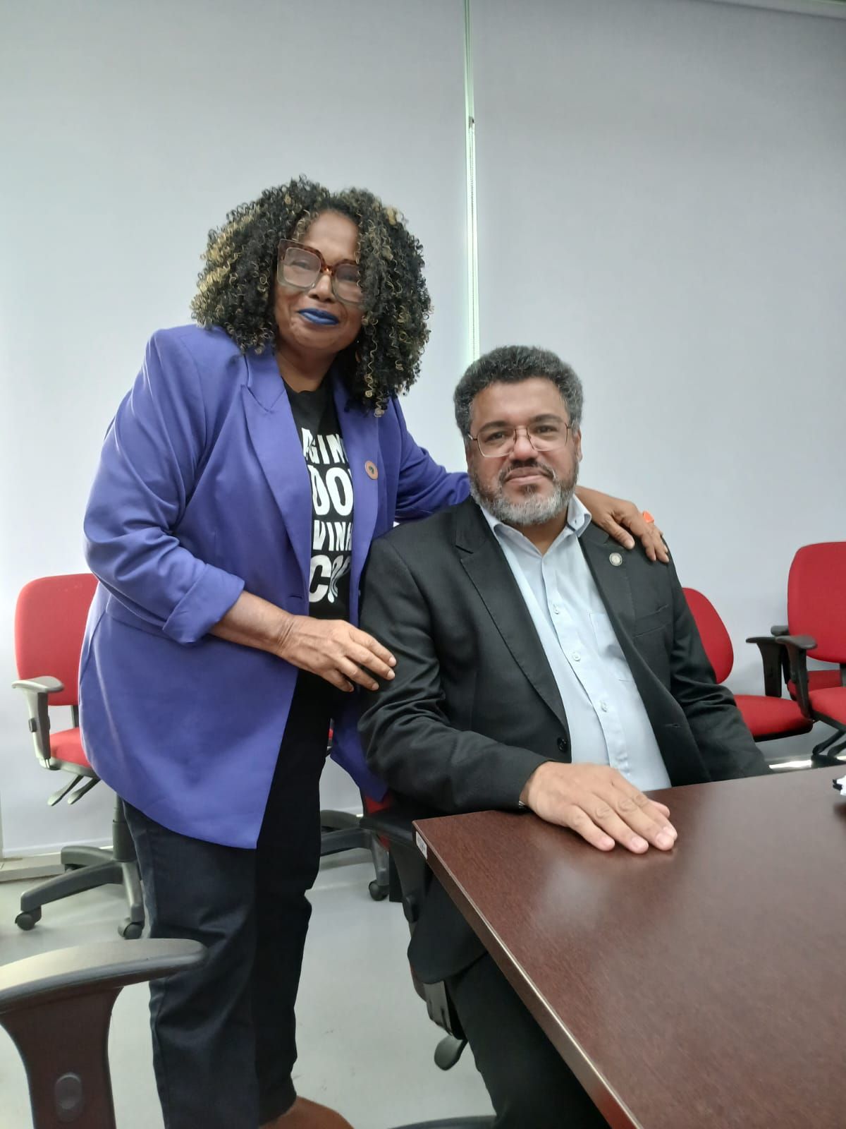 Cleber Santos Vieira coordena reunião sobre os Fóruns de Educação e Diversidade Étnico Racial em Brasília. Reprodução: redação