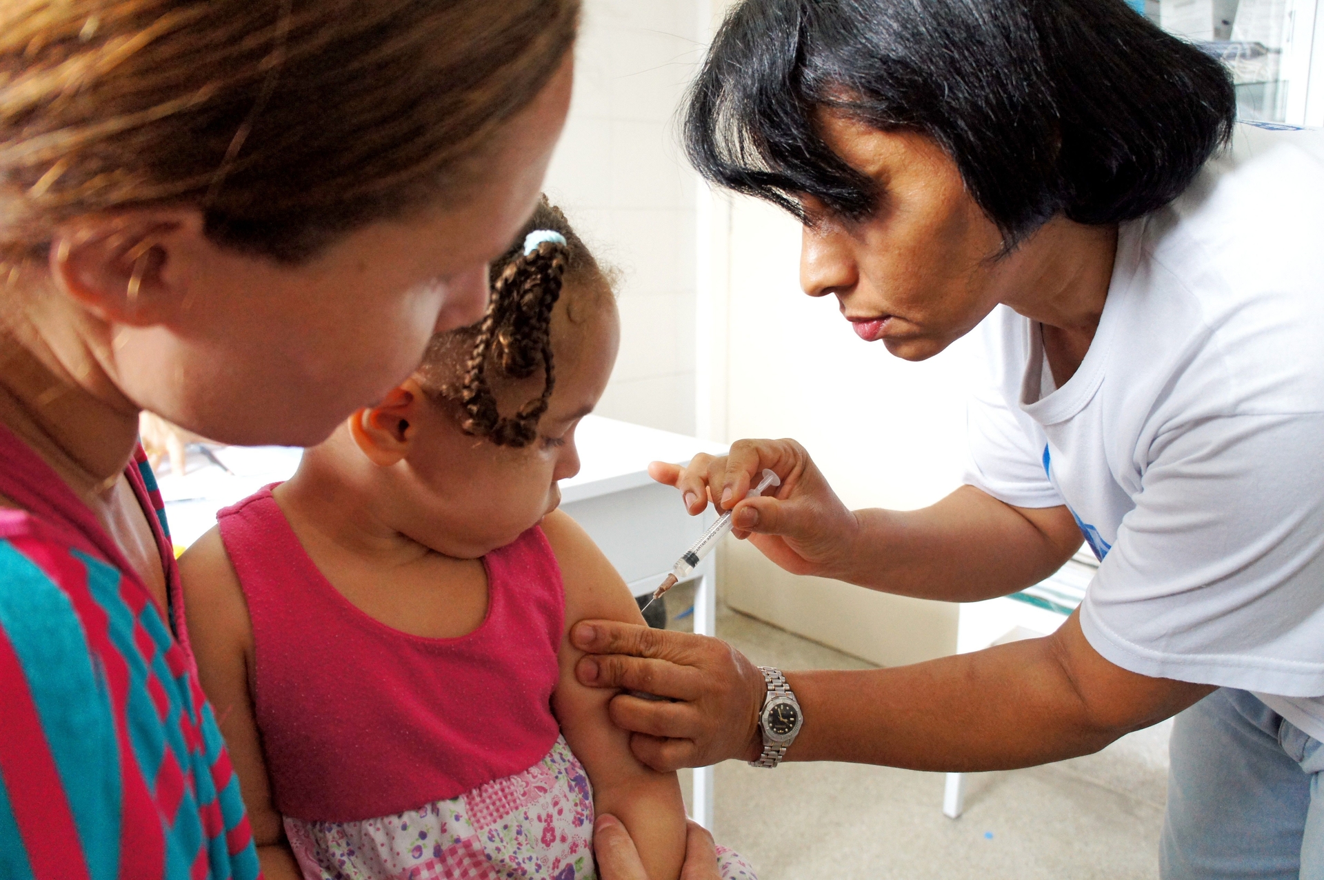 Rio realiza Dia D de multivacinação com UBS abertas para atualizar a caderneta de crianças. Reprodução: Retorno do item 11