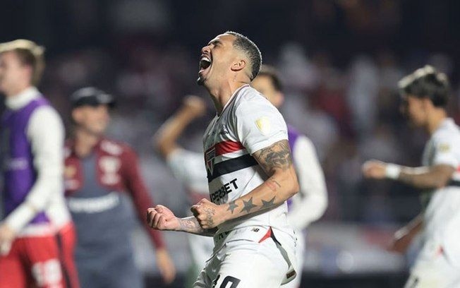 Luciano provoca jogadores do Atlético Nacional após vitória na Libertadores. Reprodução: Alexsander Vieira