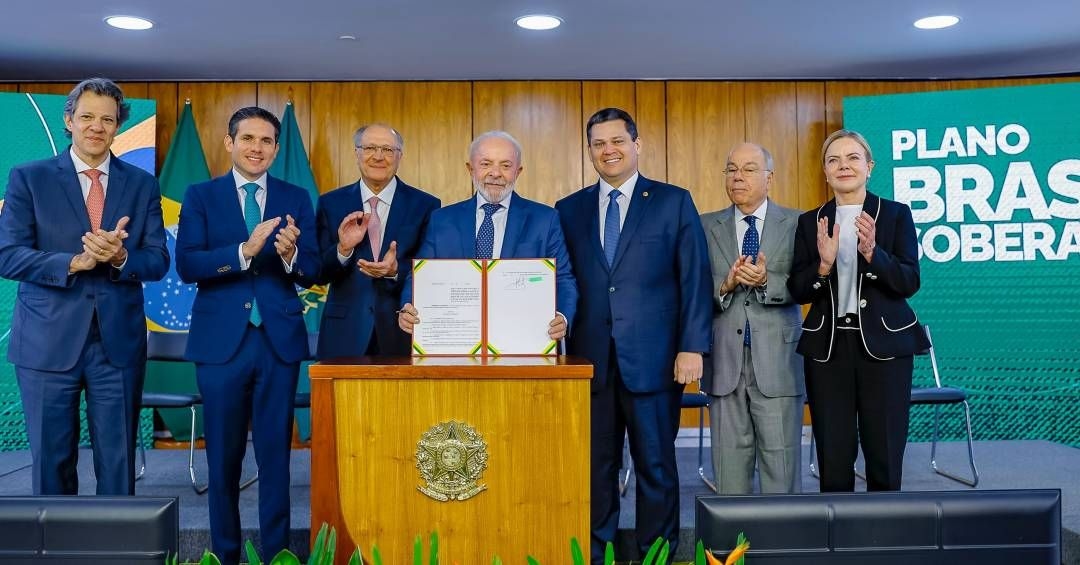 Fernando Haddad critica os Estados Unidos durante discurso no Planalto sobre socorro ao empresariado brasileiro. Reprodução: Veja.