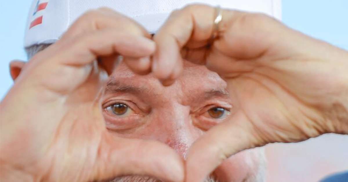 Lula Atualiza Redes Sociais com Boné 'O Brasil é dos Brasileiros'