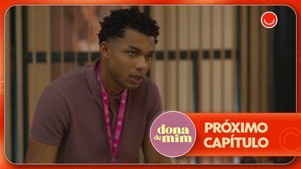 Samuel cai da árvore e surpreende Marlon em Dona de Mim. Reprodução: Globo