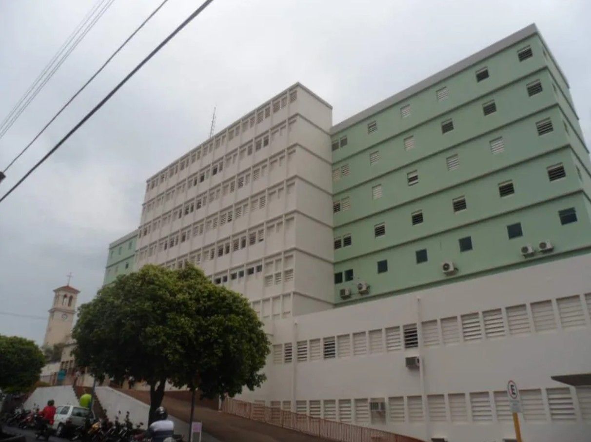 [Vítima é levada ao hospital após atropelamento fatal em Lins]. Reprodução: G1