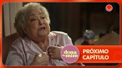 Jaques percebe os lapsos de memória de Rosa durante o baile em Dona de Mim. Reprodução: Globo