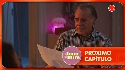 Abel e Samuel celebram a ideia do desfile no chão de fábrica em Dona de Mim.; Reprodução: Globo