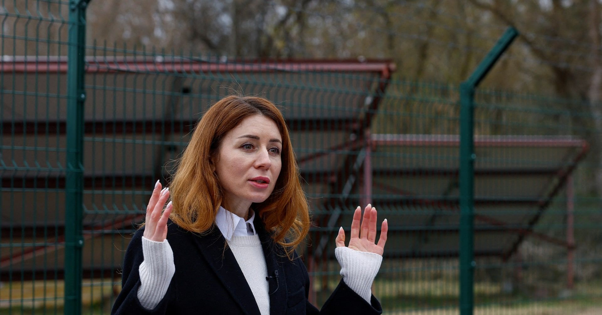 Ministro da Ucrânia discute reparos após ataque de drone russo em Chornobyl. Reprodução: Reuters