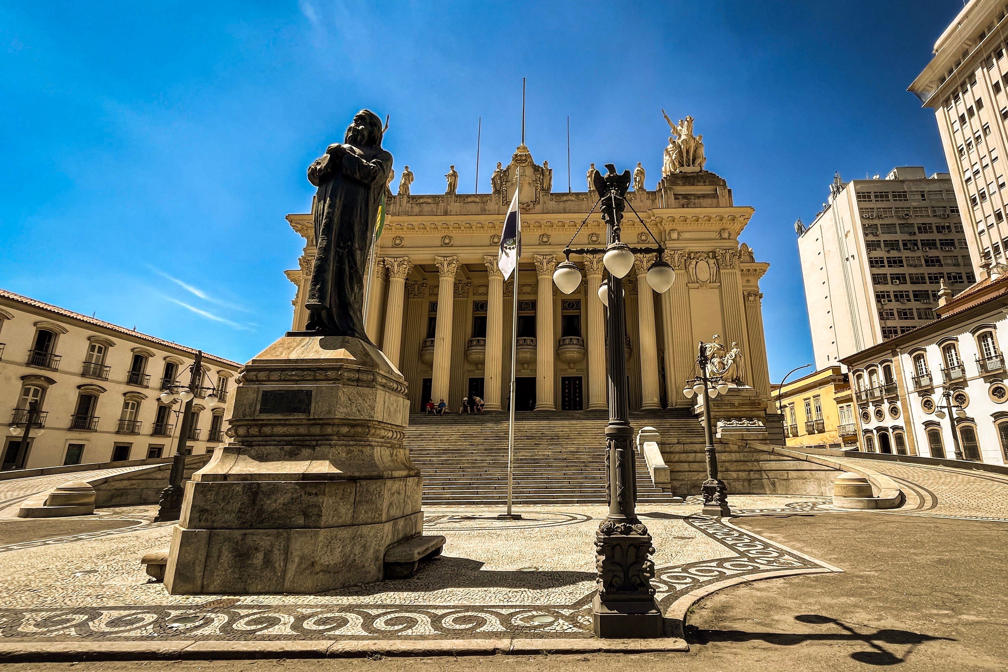 Fachada da Alerj: retotalização pode eleger o Cidadania após cassação de Bacellar. Reprodução: Oglobo