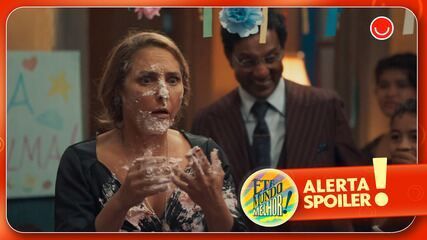Zulma é humilhada em sua festa de aniversário após o caos causado por crianças do orfanato.; Reprodução: Globo
