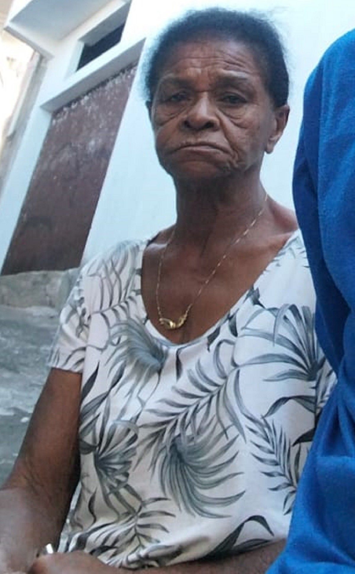 Filho busca pela mãe desaparecida, Marlane da Silva Santos, em Juiz de Fora. Reprodução: Globo