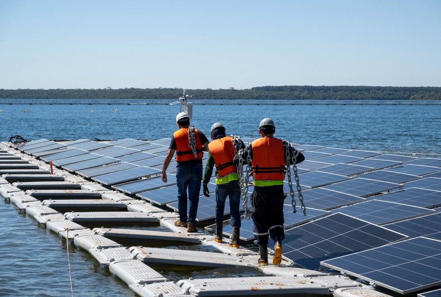 Projeto-piloto de usina solar flutuante da Itaipu no reservatório do Rio Paraná. Reprodução: Retorno do item 11