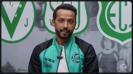 Nenê, do Juventude, se torna o primeiro jogador de linha com mais de 44 anos na Série A. Reprodução: Globo