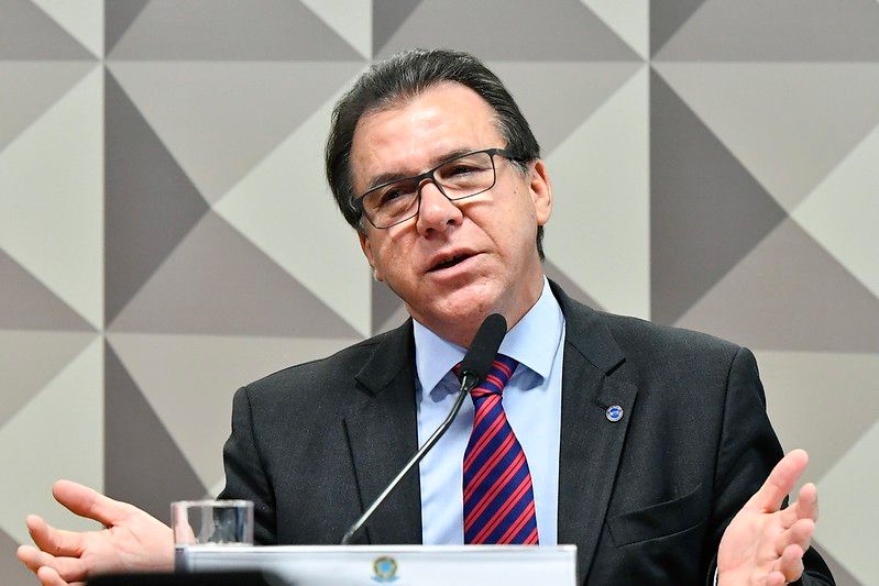 Ministro do Trabalho, Luiz Marinho, discute prorrogação de normas sobre trabalho no comércio em feriados. Reprodução: Globo