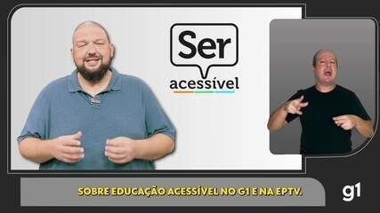 Mãe e filho compartilham momento emocional diante das barreiras enfrentadas na educação inclusiva. Reprodução: g1
