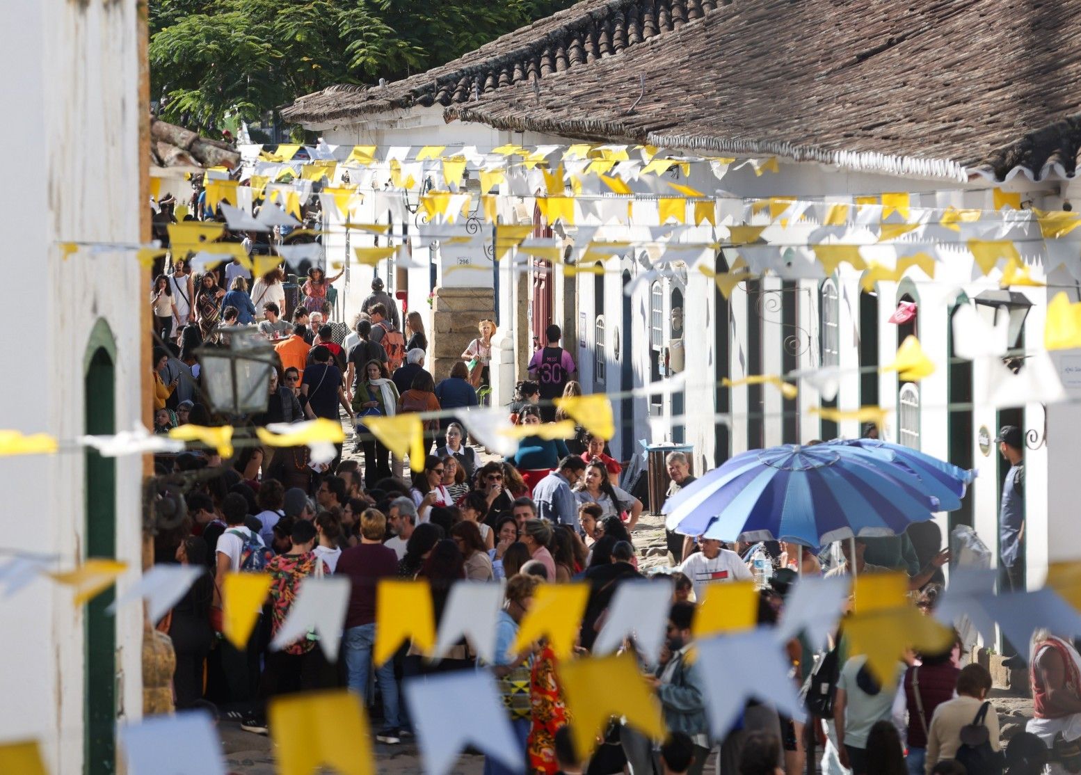 Movimento cultural reúne público entusiasta na Festa Literária Internacional de Paraty. Reprodução: Globo