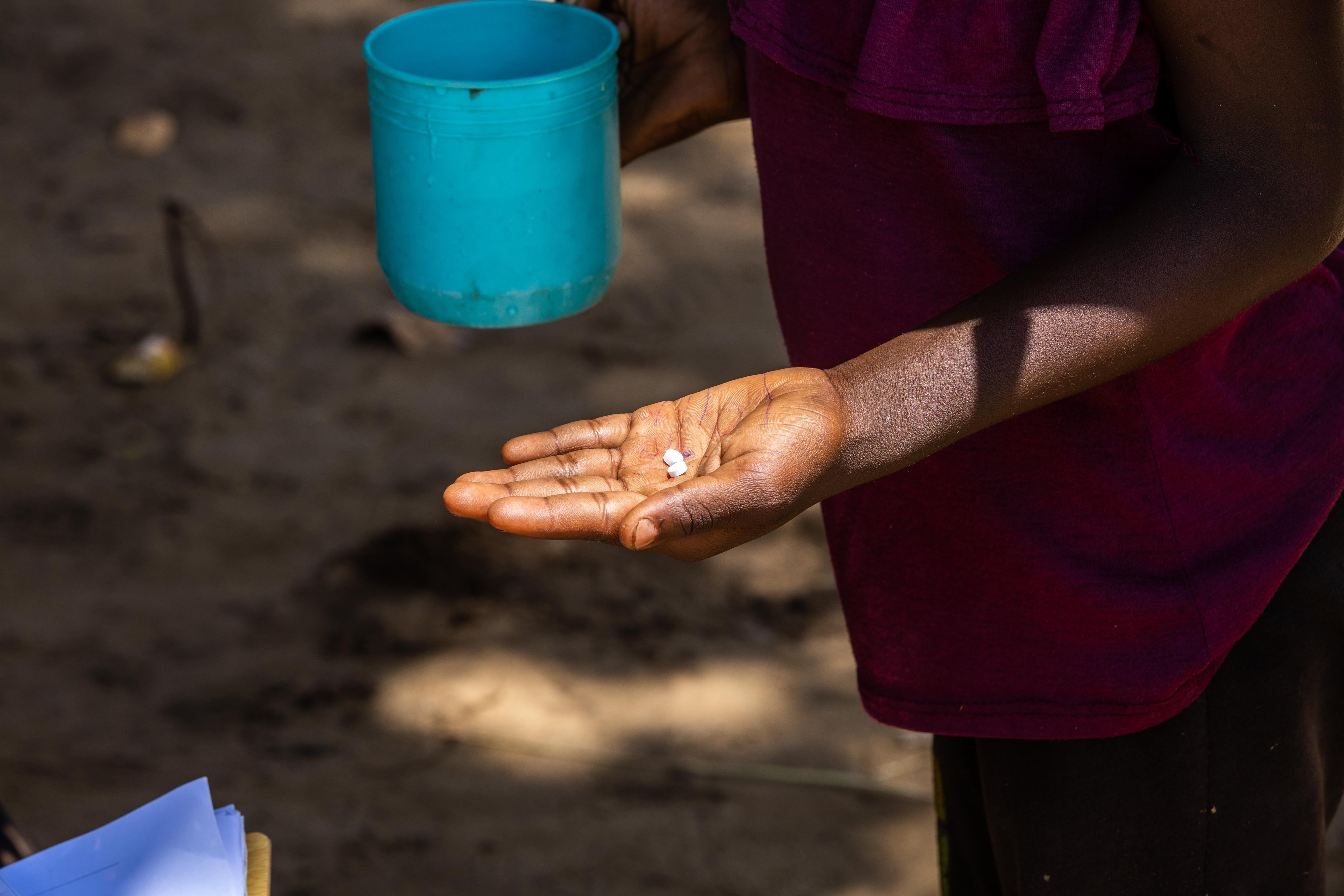 Pesquisadores analisam ivermectina como estratégia inovadora no combate à malária ao utilizar o próprio corpo humano. Reprodução: El País