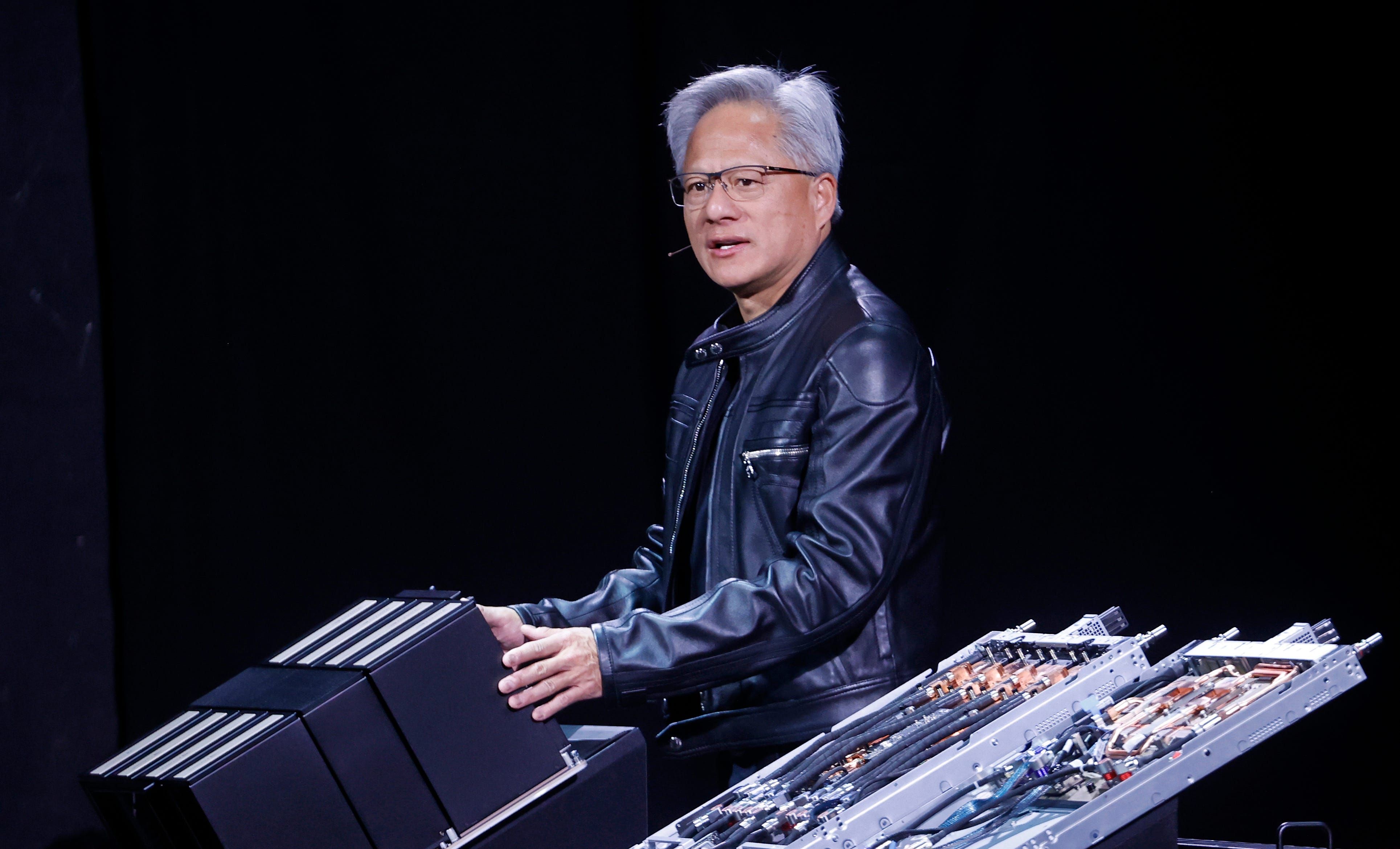Jensen Huang destaca o crescimento recorde da Nvidia e as previsões de valorização futura. Reprodução: Business Insider