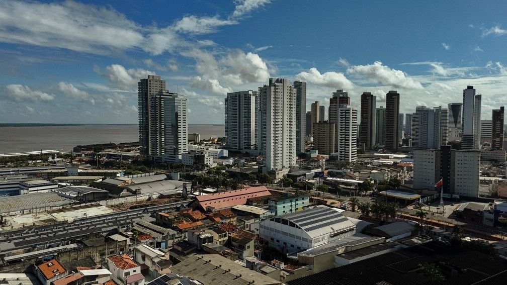 Visão aérea de Belém, que enfrenta desafios na hospedagem para a COP30. Reprodução: Globo