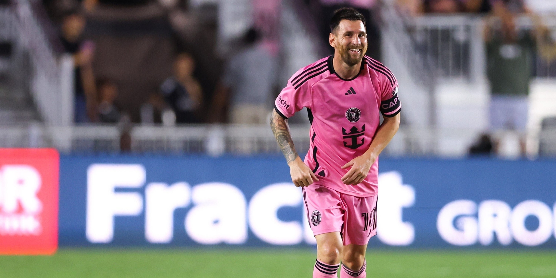 Lionel Messi treina em campo com o uniforme do Inter Miami, se preparando para a Copa do Mundo de Clubes de 2025.; Reprodução: Business Insider