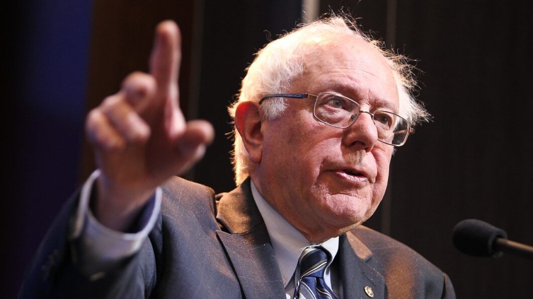 Bernie Sanders propõe redução da jornada de trabalho para 32 horas semanais com o avanço da IA.; Reprodução: Business Insider