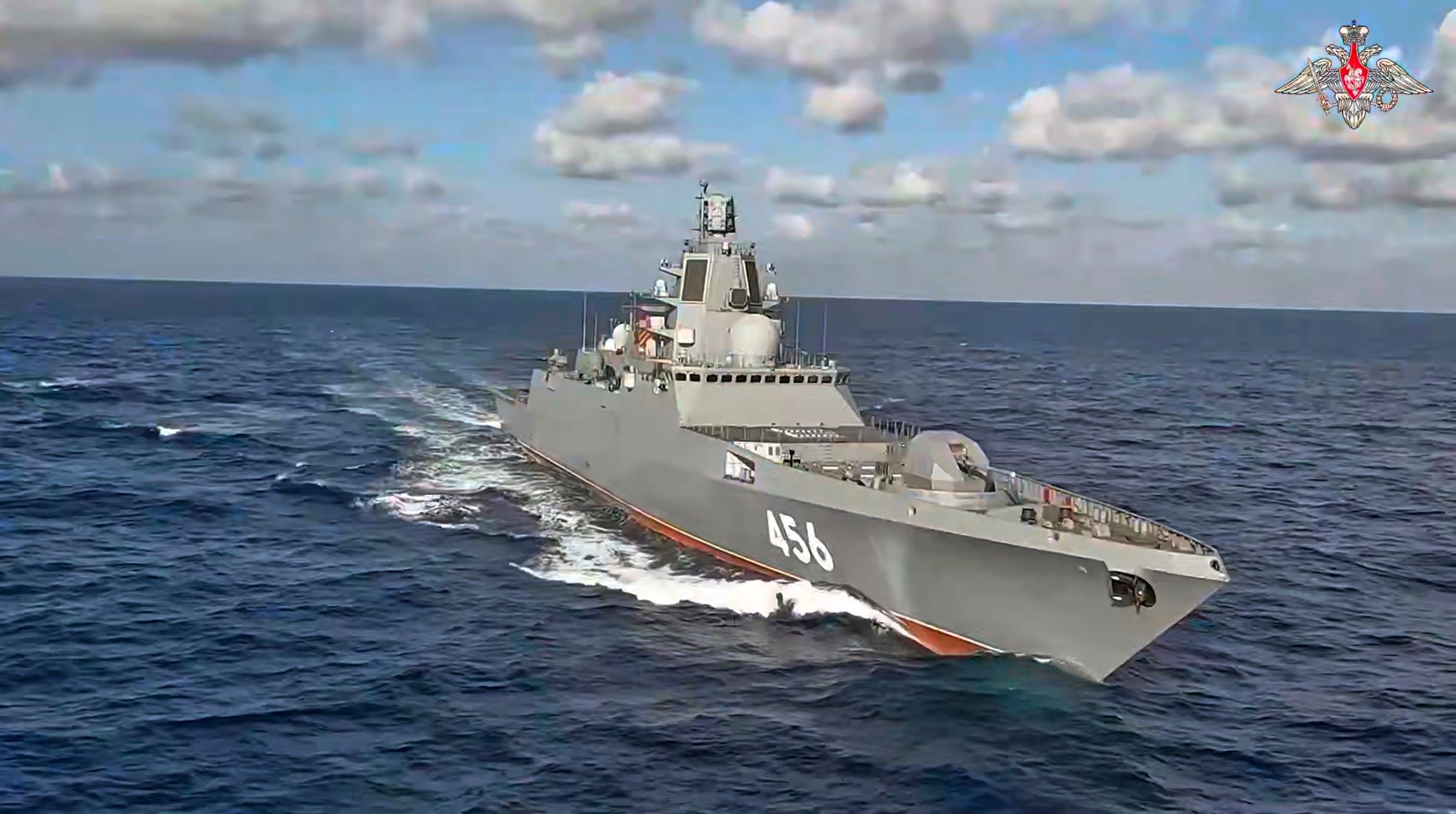 O fragata Admiral Golovko da Marinha Russa participa de exercícios conjuntos no Mar Mediterrâneo. Legenda da imagem. Reprodução: Business Insider