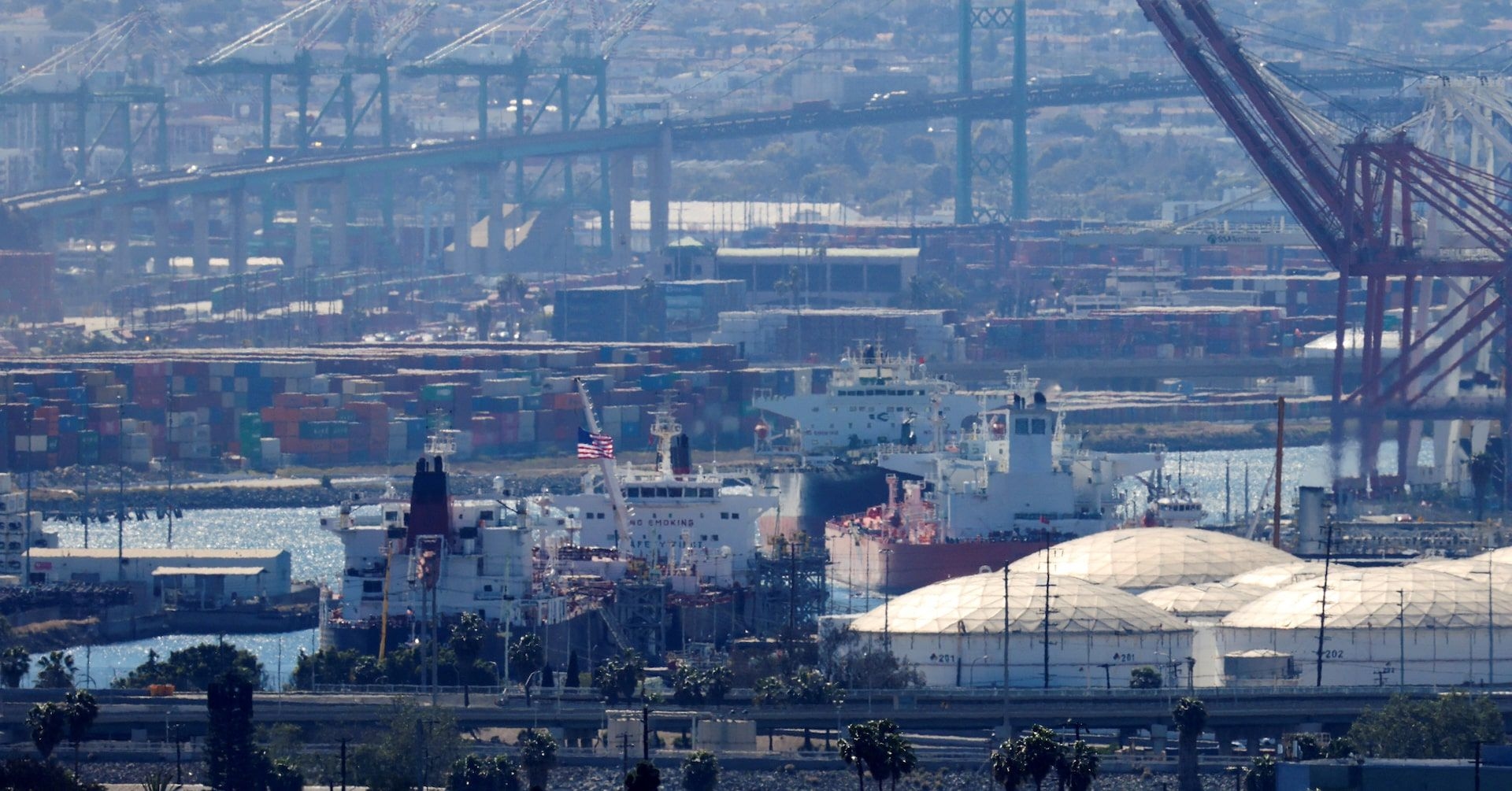 Conflito entre Agricultura e Combustíveis Fósseis Aumenta com Taxas de Trump