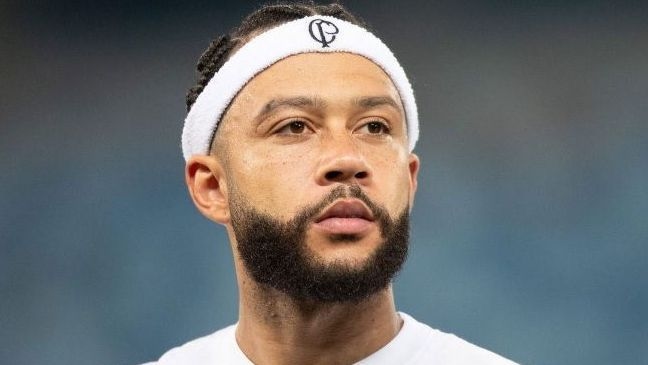 Carlos Alberto critica Memphis Depay durante evento do futebol. Reprodução: CNN Brasil