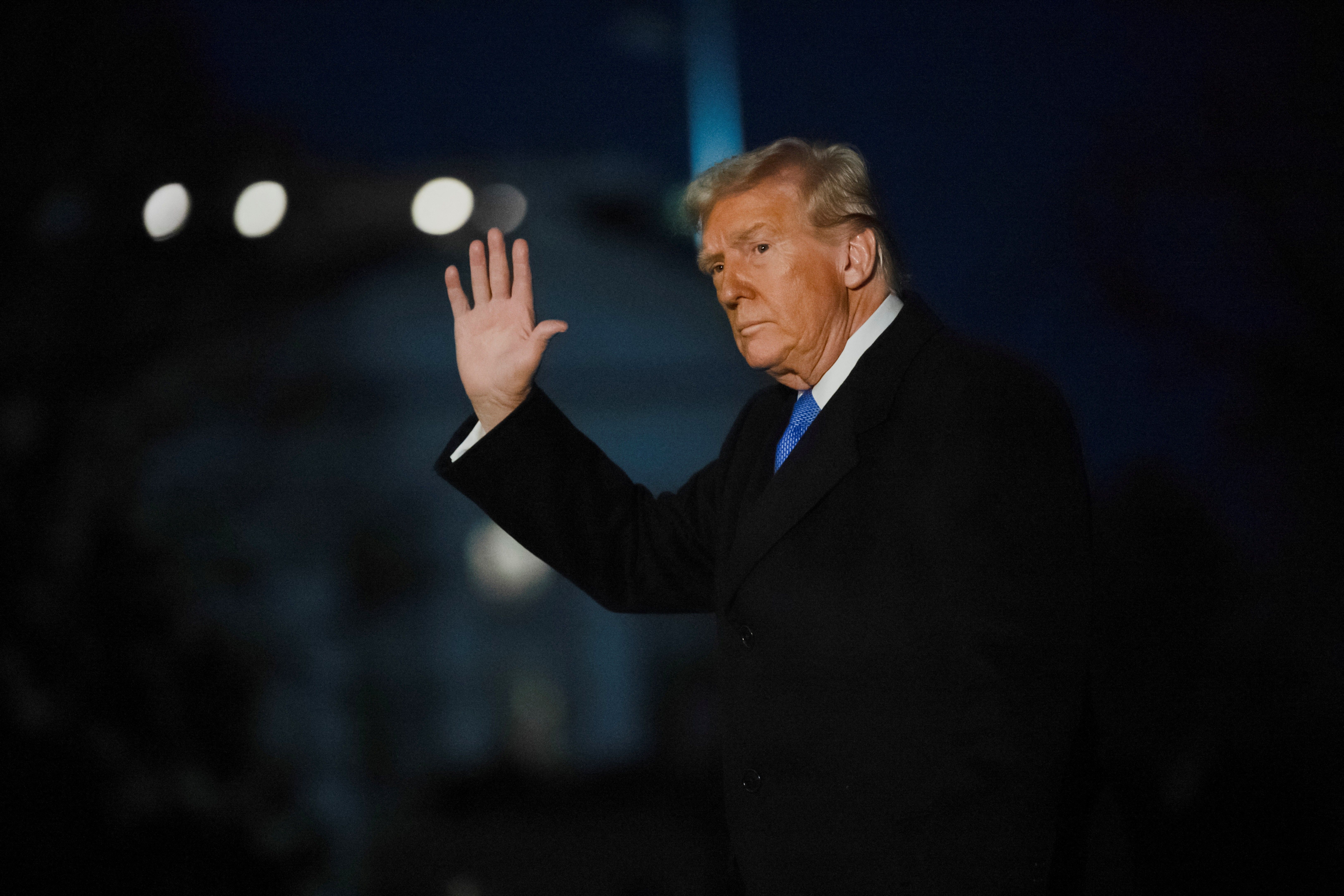 EUA avaliam restrições de viagens para 43 países