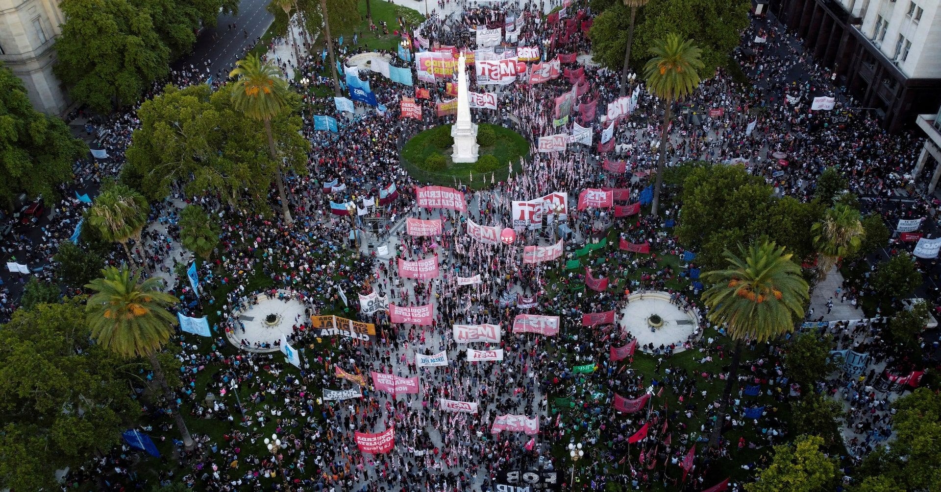 Argentina fecha acordo de empréstimo de $75 milhões com o FMI em 1958. Reprodução: Reuters