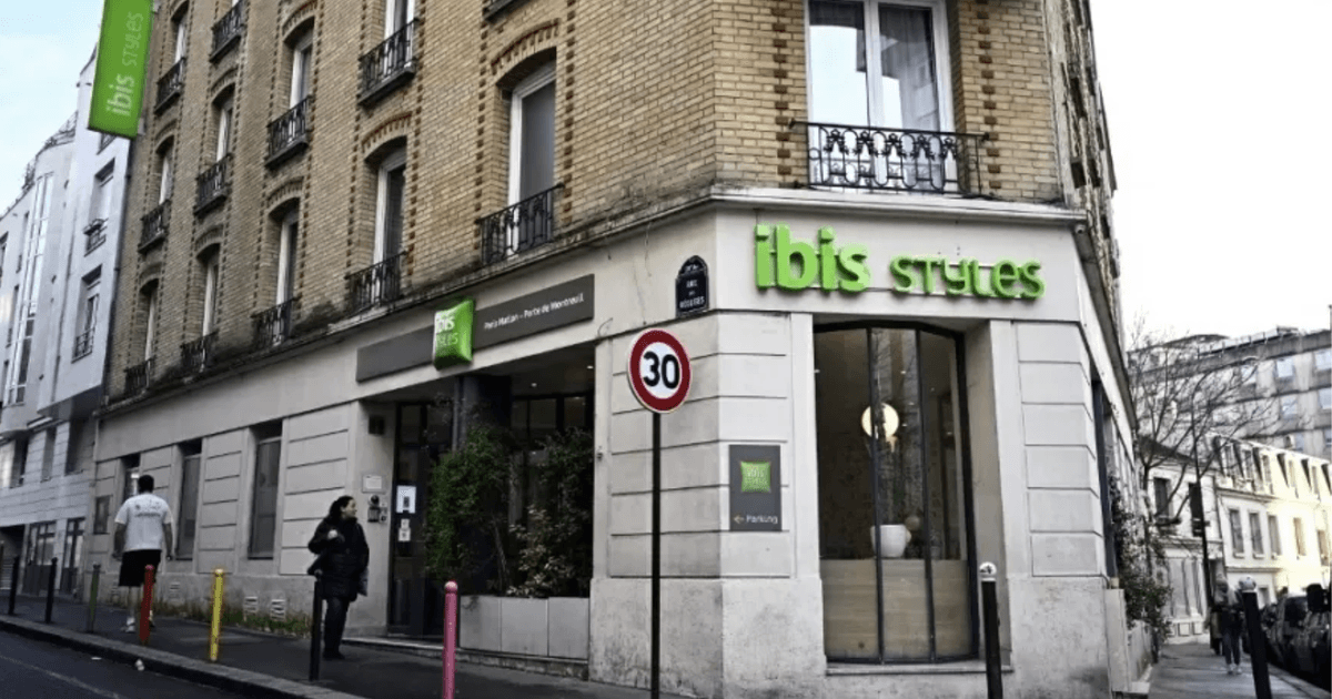 Bebê morre após ser lançado de hotel em Paris