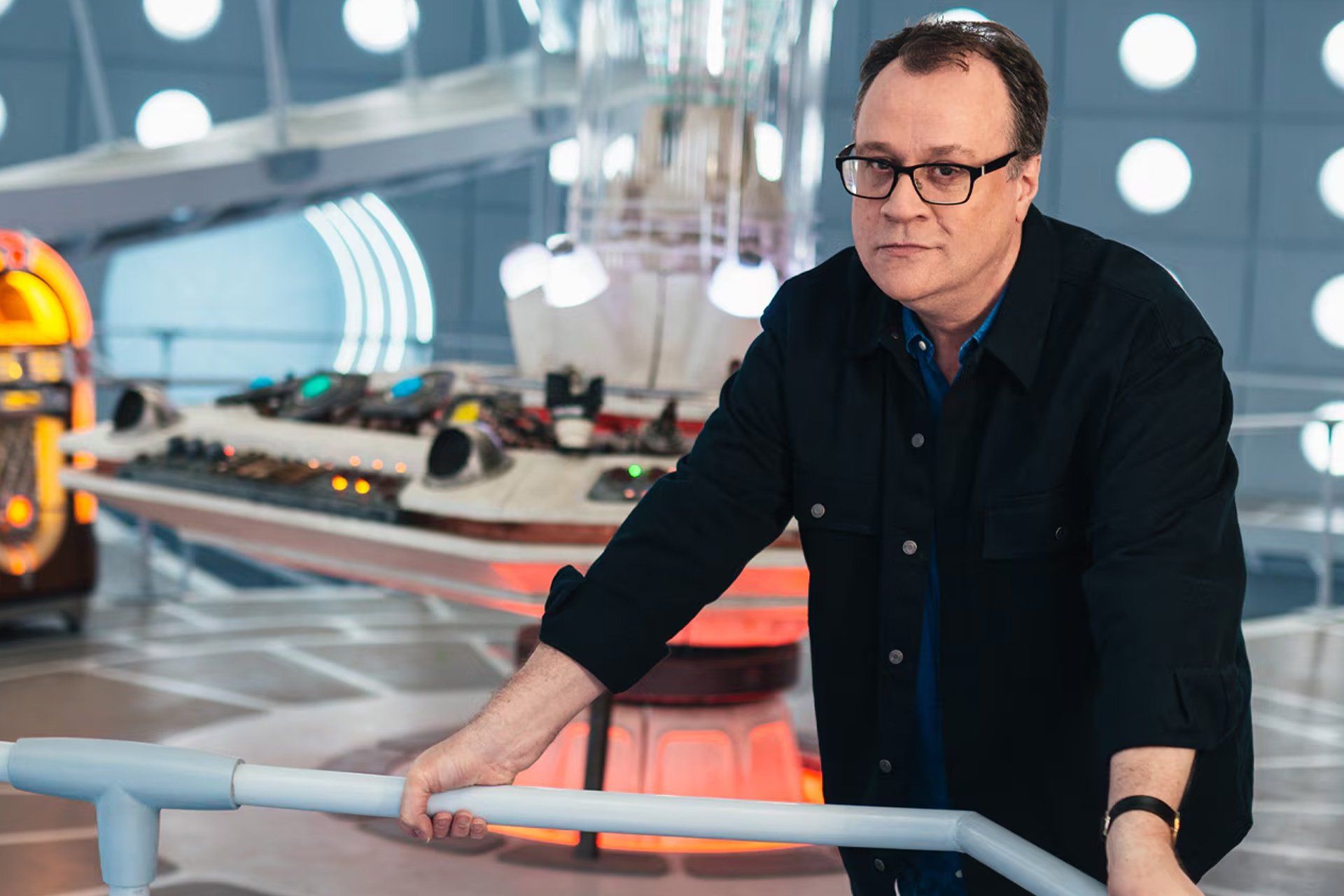 Russell T Davies se despede de sua coluna na revista oficial de 'Doctor Who'. Reprodução: Gizmodo