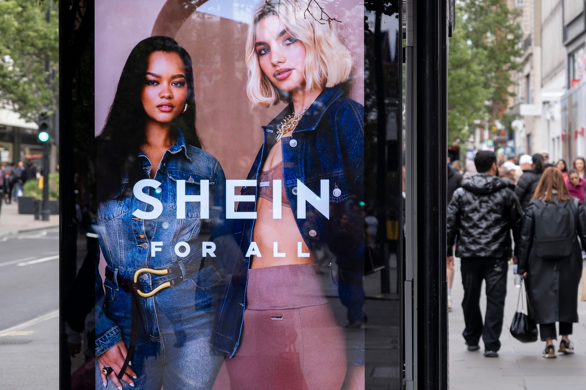 A União Europeia pressiona a Shein por práticas enganosas e ameaça aplicar multas. Legenda da imagem. Reprodução: Mike Kemp/In Pictures via Getty Images