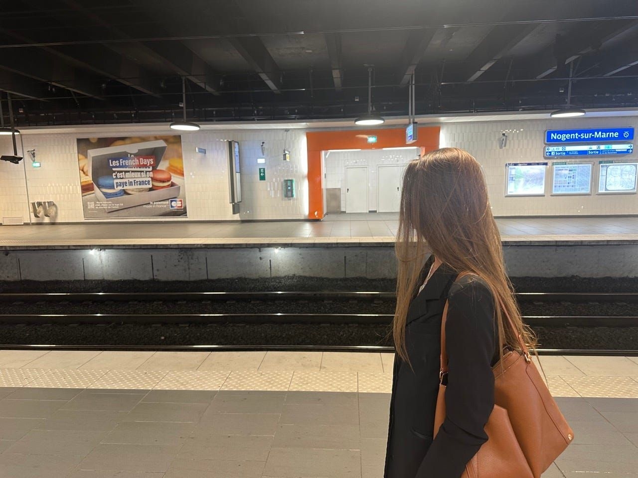 Grace Brennan reflete sobre as diferenças na cultura de trabalho entre os EUA e França. Reprodução: Business Insider