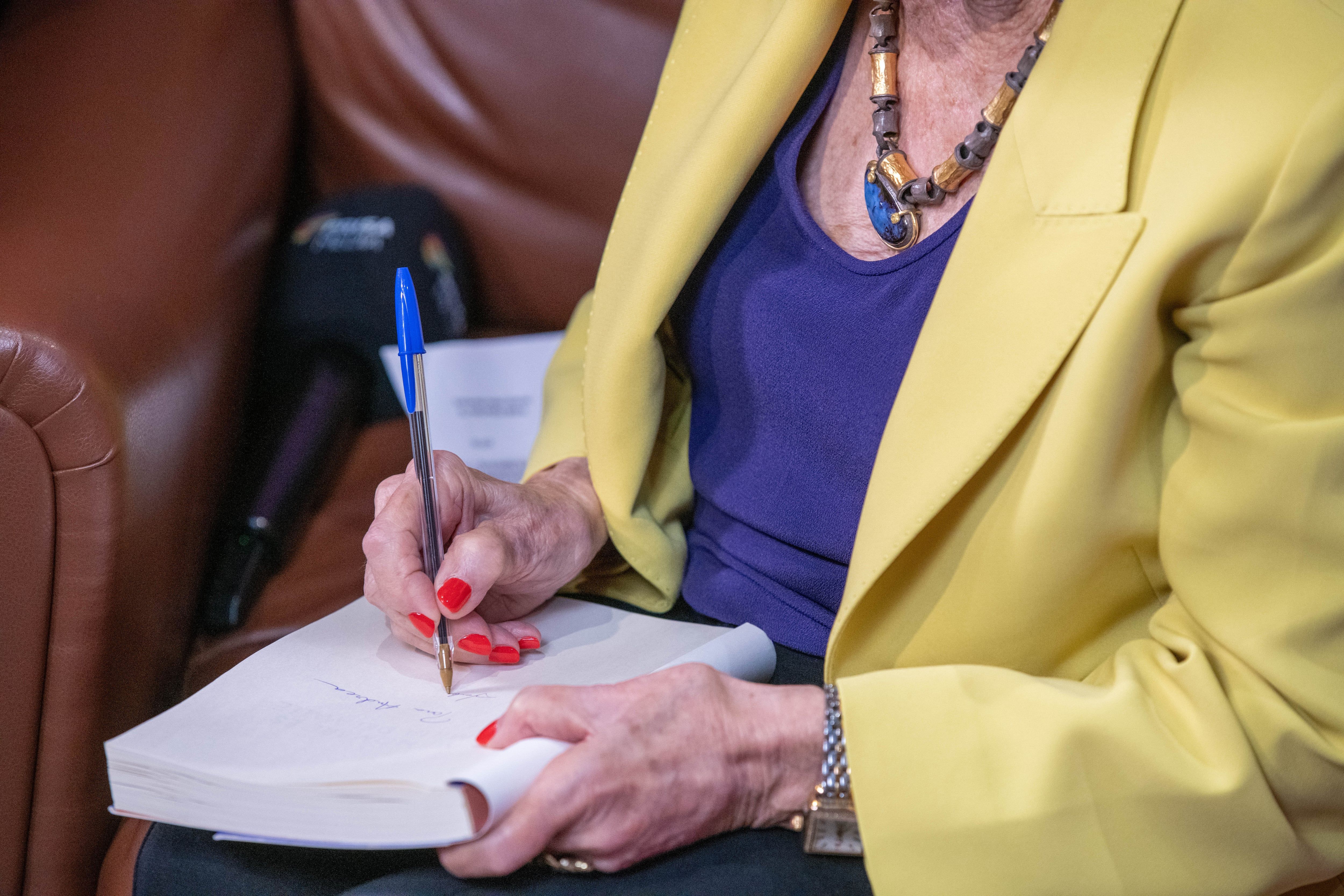 Isabel Allende apresenta 'Yo soy Emilia del Valle' em Santiago, após seis anos longe do Chile. Legenda da imagem. Reprodução: Retorno do item 11