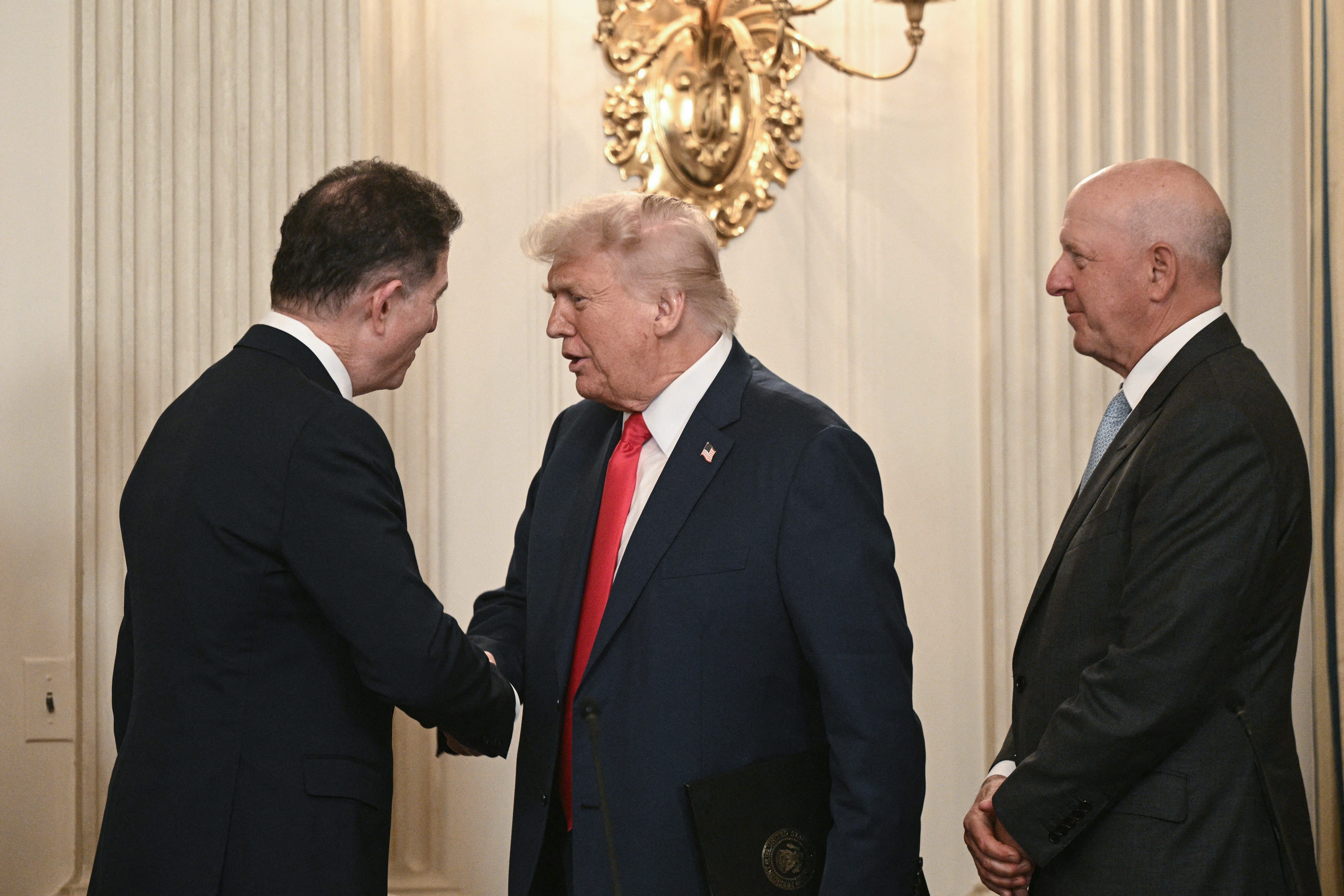 President Trump e CEOs de Dell e Goldman Sachs promovem contas de investimento para recém-nascidos. Reprodução: Business Insider