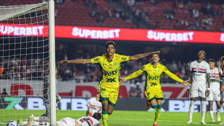 Gabriel e Reinaldo garantem a vitória do Mirassol sobre o São Paulo no Morumbi. Reprodução: Esporte IG