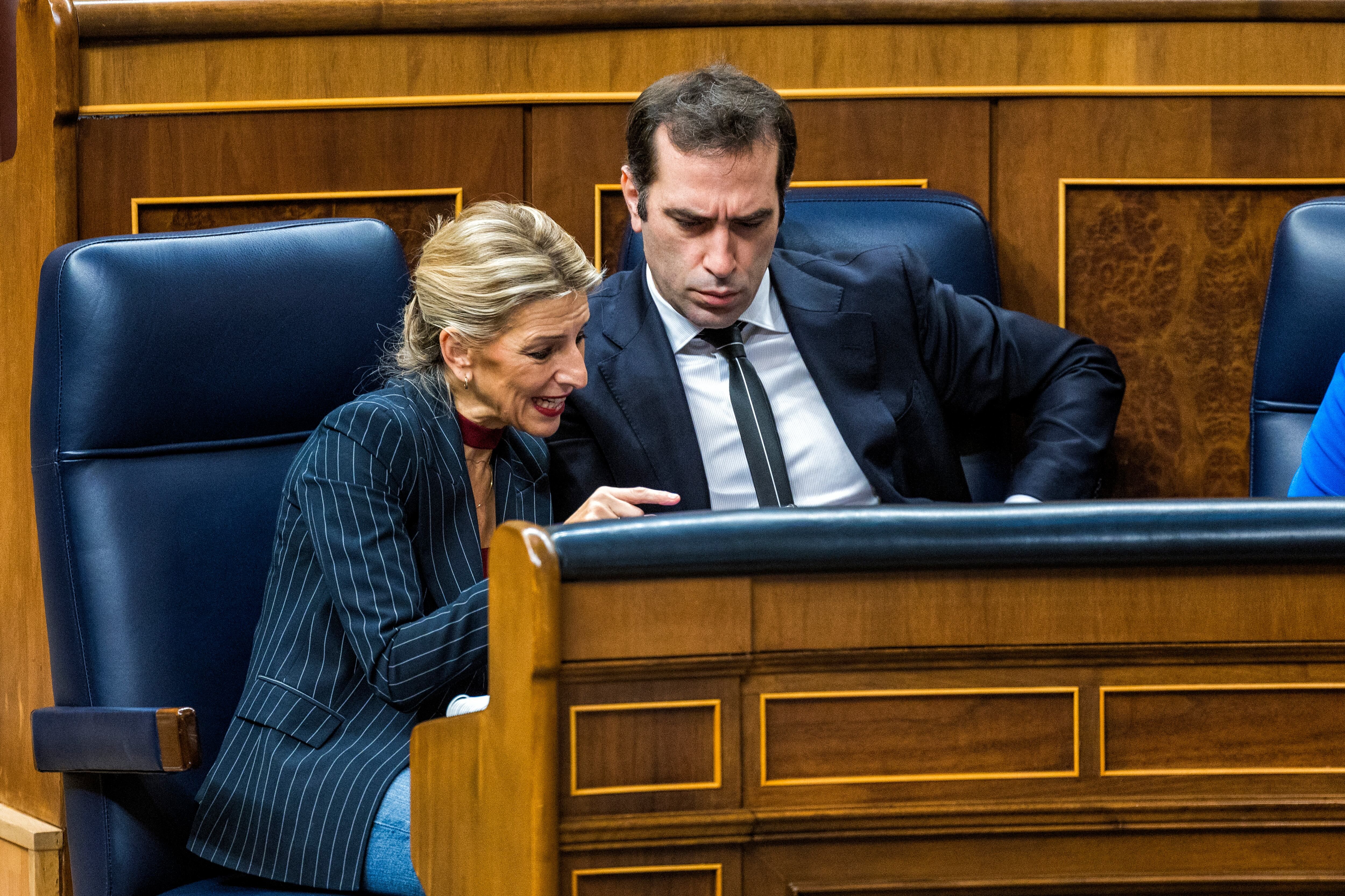 Trabalho e Economia entram em choque sobre o projeto para premiar cooperativas de crédito éticas. Reprodução: Elpais