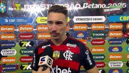 Léo Ortiz e Léo Pereira celebram gol durante a vitória do Flamengo sobre o Mirassol. Reprodução: Globo