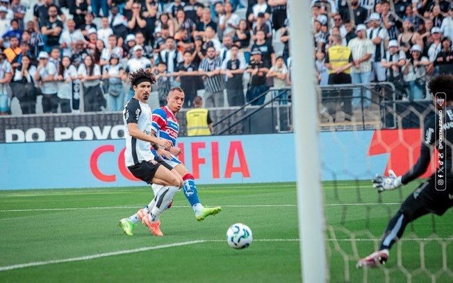 Breno Lopes abre o placar para o tricolor no jogo em Itaquera. Reprodução: ESPN